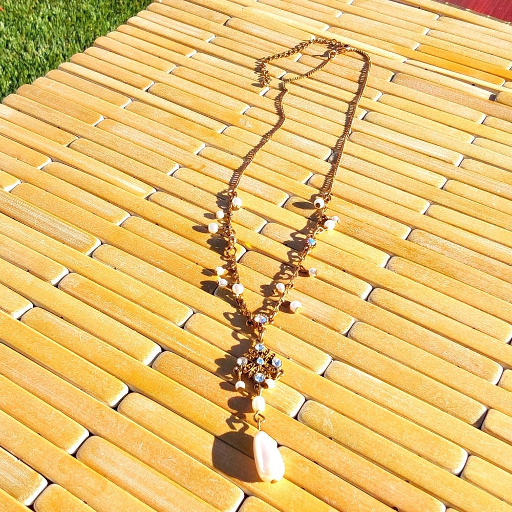 Delicate Gold Pearl Rhinestone Short Necklace